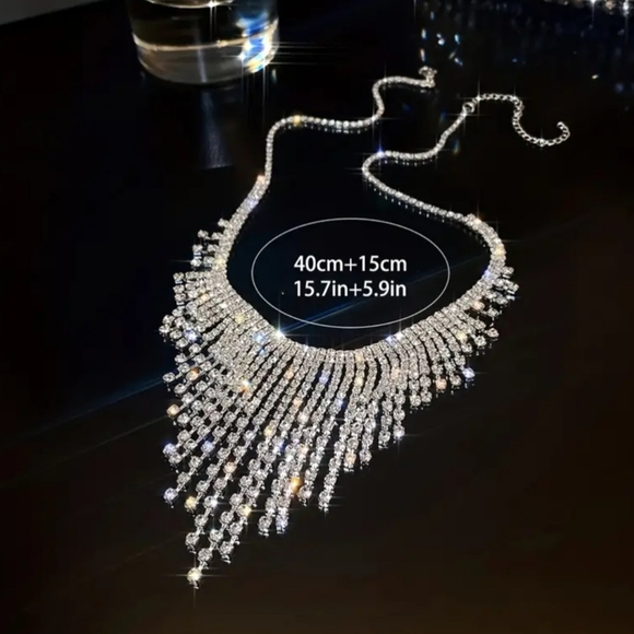 FREDERICKS OF HOLLYWOOD SPARKLY RHINESTONE TIERED NECKLACE NWOT - Picture 3 of 5